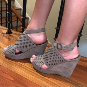Madden Girl Wedge Sandals Size 9